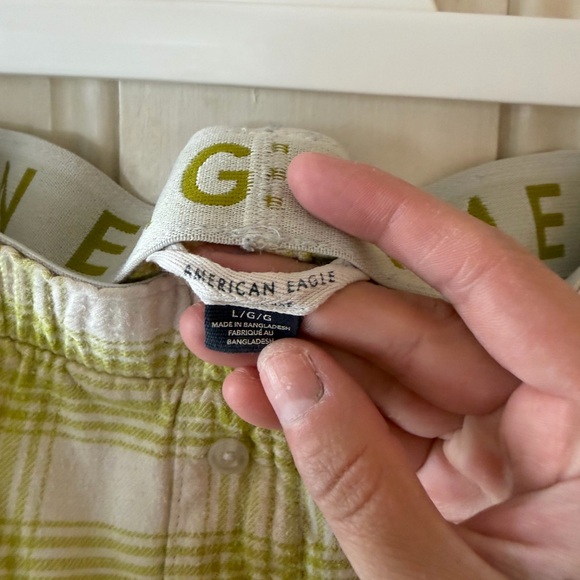 American Eagle Outfitters Grinch Pajama Shorts - Picture 4 of 4